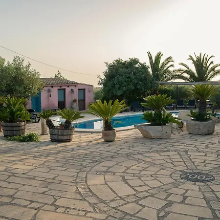 Dependance In Villa Con Piscina Ragusa Exterior foto