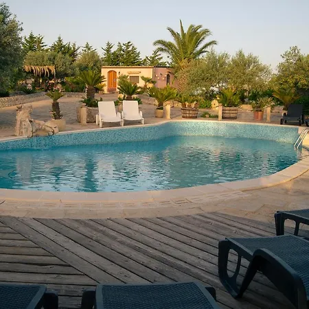 Dependance In Villa Con Piscina Ragusa Exterior foto