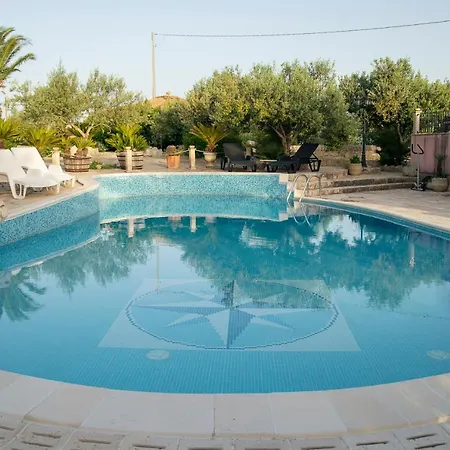 Dependance In Villa Con Piscina Ragusa Exterior foto